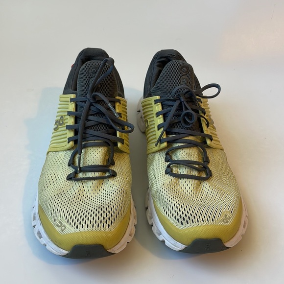 On Cloudswift - Picture 2 of 6